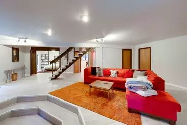 Mökkimajoitus Mid Century Cabin: Creekside, Easy Access To I 70