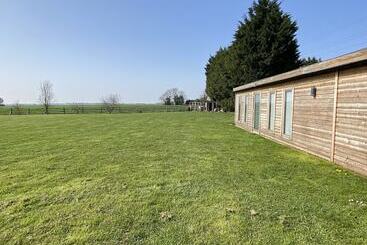 إقامة French Themed 2 Bed Cottage On The Norfolk Wash