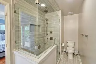 Mökkimajoitus Shades Of Summer By Avantstay Gazebo, Dock, View