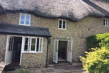 Stunning 3 Bed Cottage In Dorchester