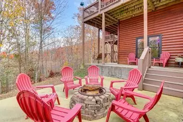 Mökkimajoitus Mtn View Cabin: Hot Tub & Game Room In Blue Ridge