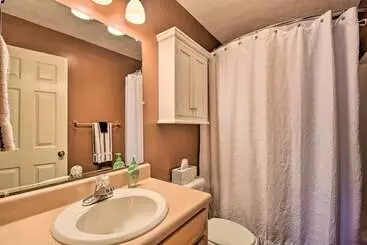 Mökkimajoitus Family Friendly Cabin ~ 1 Mile To Hike & Swim!