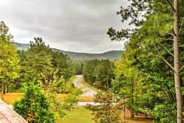 Mökkimajoitus Grand Ellijay Cabin W/ Mountain Views & Pool Table