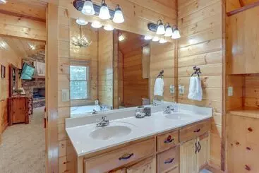 Mökkimajoitus Lightning Bug Lodge At Coosawattee River Resort!