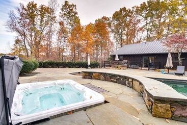 コテージ Inviting Charlottesville Retreat W/ Pool & Hot Tub