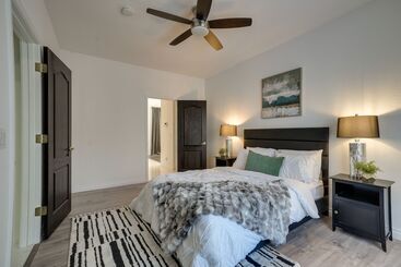 Сельский дом Luxury Goodyear Home W/ Private Pool + Pickleball!