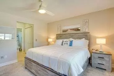 Mökkimajoitus Punta Gorda Oasis W/ Saltwater Pool + Gas Grill!