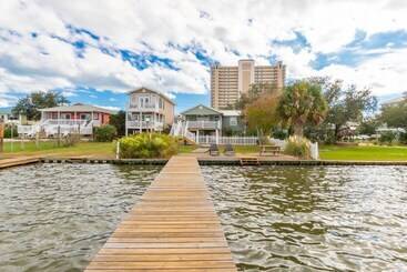 茅舍 Serenity Shores