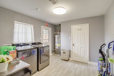 קוטג'' Houston Home W/ Patio ~ 14 Mi To Downtown!