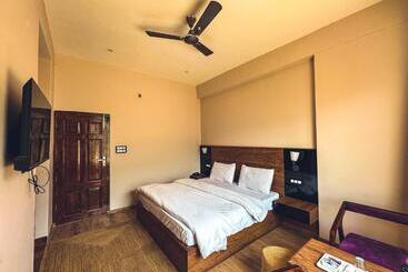 هتل Clover Inn By Offlimit Homes