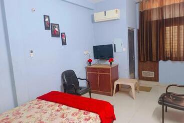 Hotel O Shiv Shakti Palace Harda