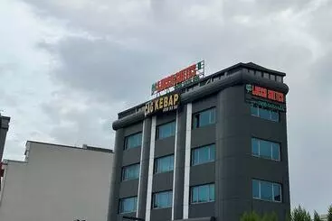 ホテル Lucca Suites