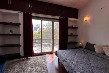 Hotell Luminary Dynasty House