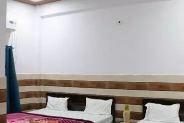Pension K.d. Dham Near Prem Mandir
