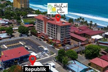 Republik Hotel, Bistro And Nightclub On Site