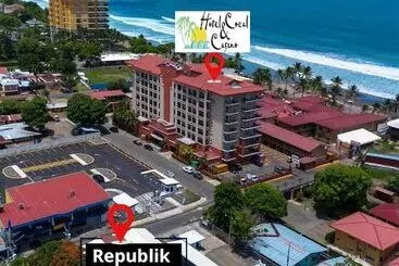 Republik Hotel, Bistro And Nightclub On Site