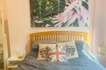 Bed and Breakfast Stay At The Art Gallery