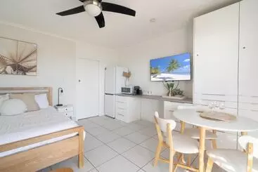 Indulge Beachfront At Dolphin Heads Resort   Lousha Bach