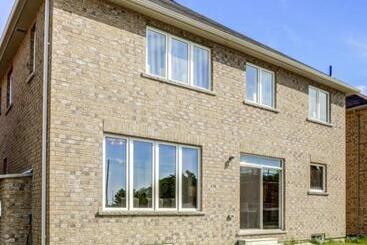 Pension 2 Bedrooms Basement With Bath,kitchen,laundry &dinning