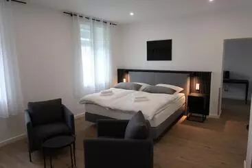 Majatalo Tokas   An Der Regiobahn