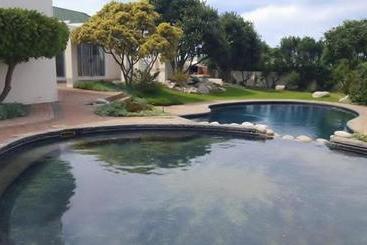 Ferienwohnungen 47 Whalerock