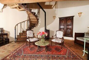 Bed and Breakfast Chateau De Mauras