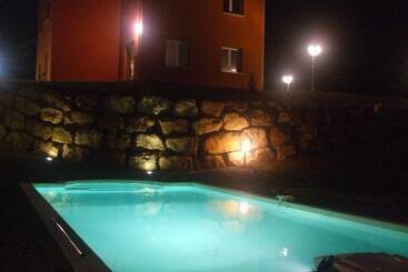 צימר La Colline Des Endrevies