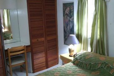 ホテル Morris Apartments