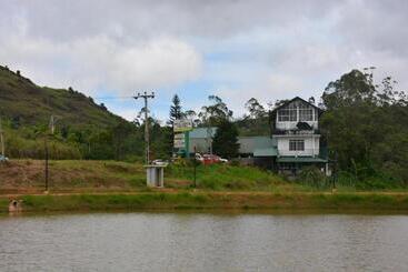 Vandrarhem The Hill Cool Cottage