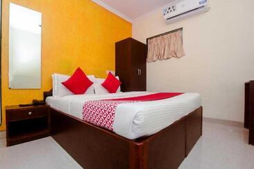 Отель Oyo Flagship Sea Land Lodging & Restuarant