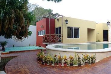 Pansiyon Habitacion Kinich En Casa Nicté Há Valladolid