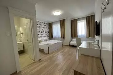 ホテル Camille Apartments