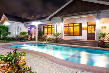 Hotel Mahogany Lodge, Cantonments