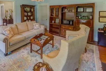 ペンション Steele Cottage