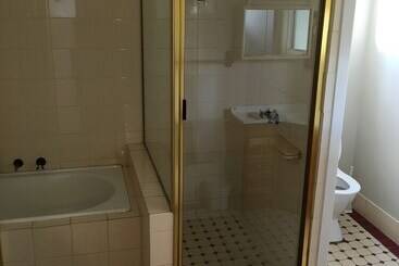 Away Cottages Broken Hill