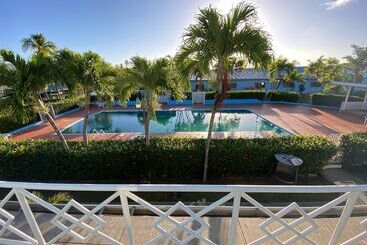 هتل Rovanel S Resort And Conference Centre