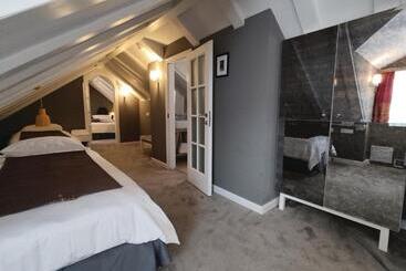 Отель Xii Century Heritage