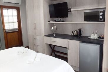 ペンション On The Estuary