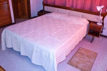 پانسیون Villa De Roses