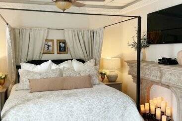 5th East Hall Bed & Breakfast