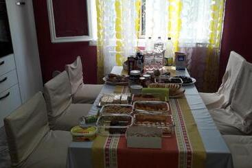 تختخواب و صبحانه Ever Green