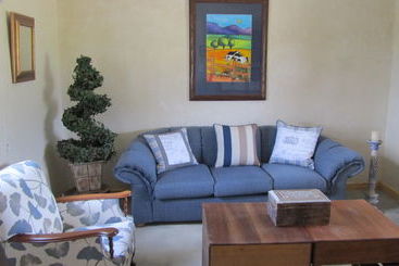 شقق خاصة سياحية Seven Oaks Vineyard Cottages