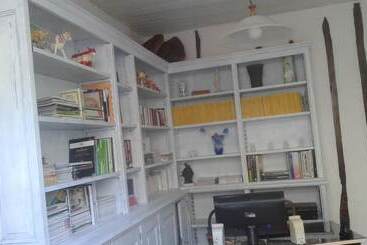 تختخواب و صبحانه L'enclos Des Jacobins