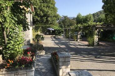 ホテル La Vigneraie