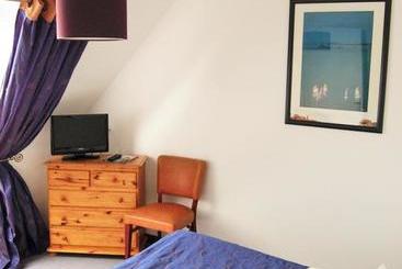 ホテル Hôtel Restaurant Le Mur Du Roy