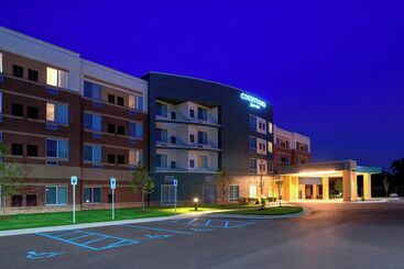 فندق Courtyard By Marriott Detroit Farmington