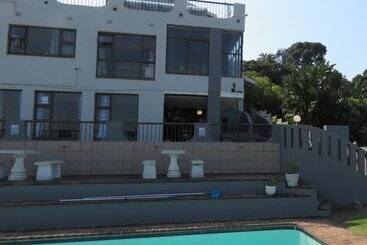 تختخواب و صبحانه Beachcomber Bay Guest House In South Africa