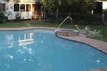 تختخواب و صبحانه Duck Inn