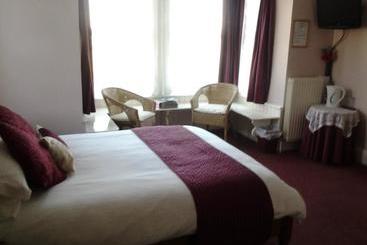 Bed and Breakfast Rolles Court