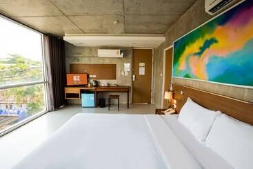 Hotel B2 Sea View Pattaya Boutique & Budget